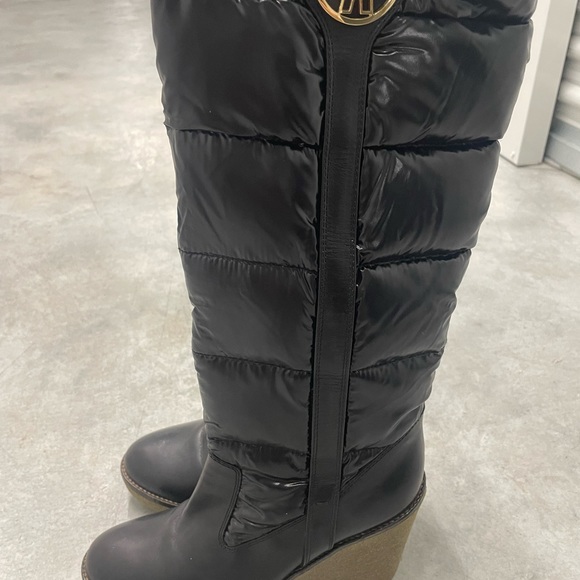 Winter boots that are perfect for ski vacation !!! - Picture 5 of 6